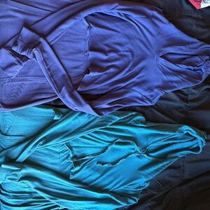 2 latched mama hoodies XS